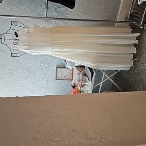 Lulu's cream halter style maxi dress. Size M.